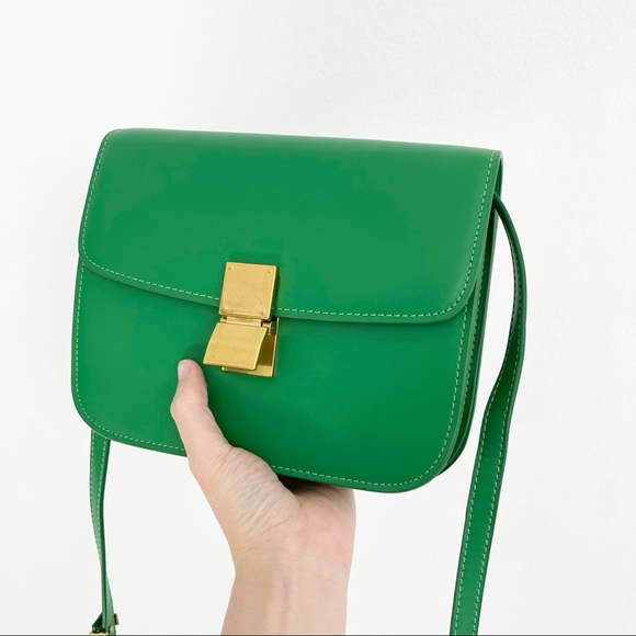 Green classic box bag with gold hardware - Picture 6 of 6